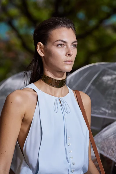 Look 16